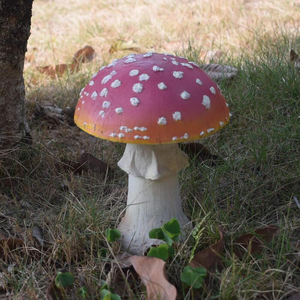 5268 Mushroom Resin Garden Statue Outdoor and Garden Decor Patio Yard